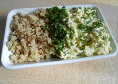 Gezond ontbijt - Quinoa met eiersla