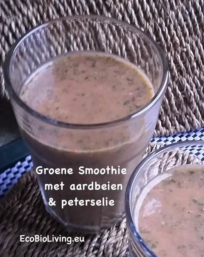 groene-smoothie-aardbei-peterselie
