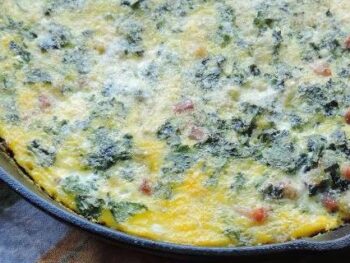 Frittata met boerenkool of palmkool (in gietijzeren pan)