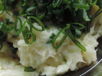 Bloemkoolpuree met ajuinpijpjes