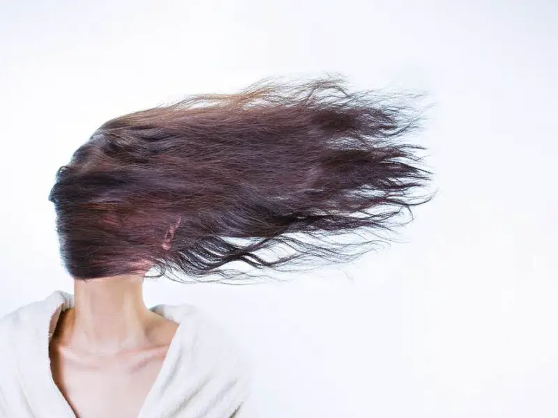 Haar wassen zonder shampoo - lange haren drogen