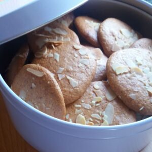 Amandelkoekjes in blikken doosje - lekker en gemakkelijk glutenvrij recept voor koekjes